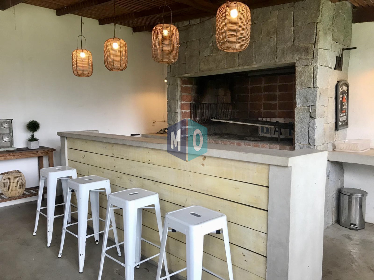 Casa ID.994 - Muy linda casa en la Mansa con piscina y barbacoa