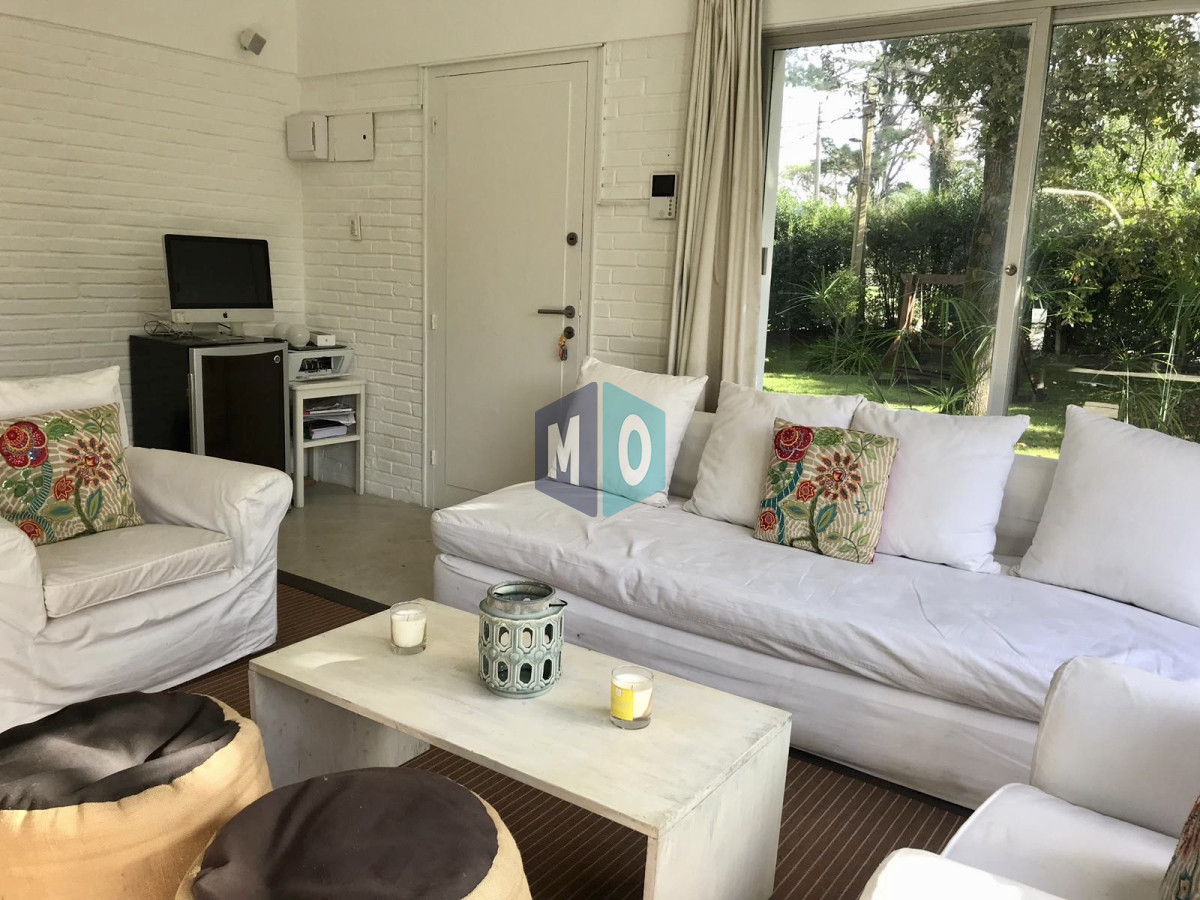 Casa ID.994 - Muy linda casa en la Mansa con piscina y barbacoa