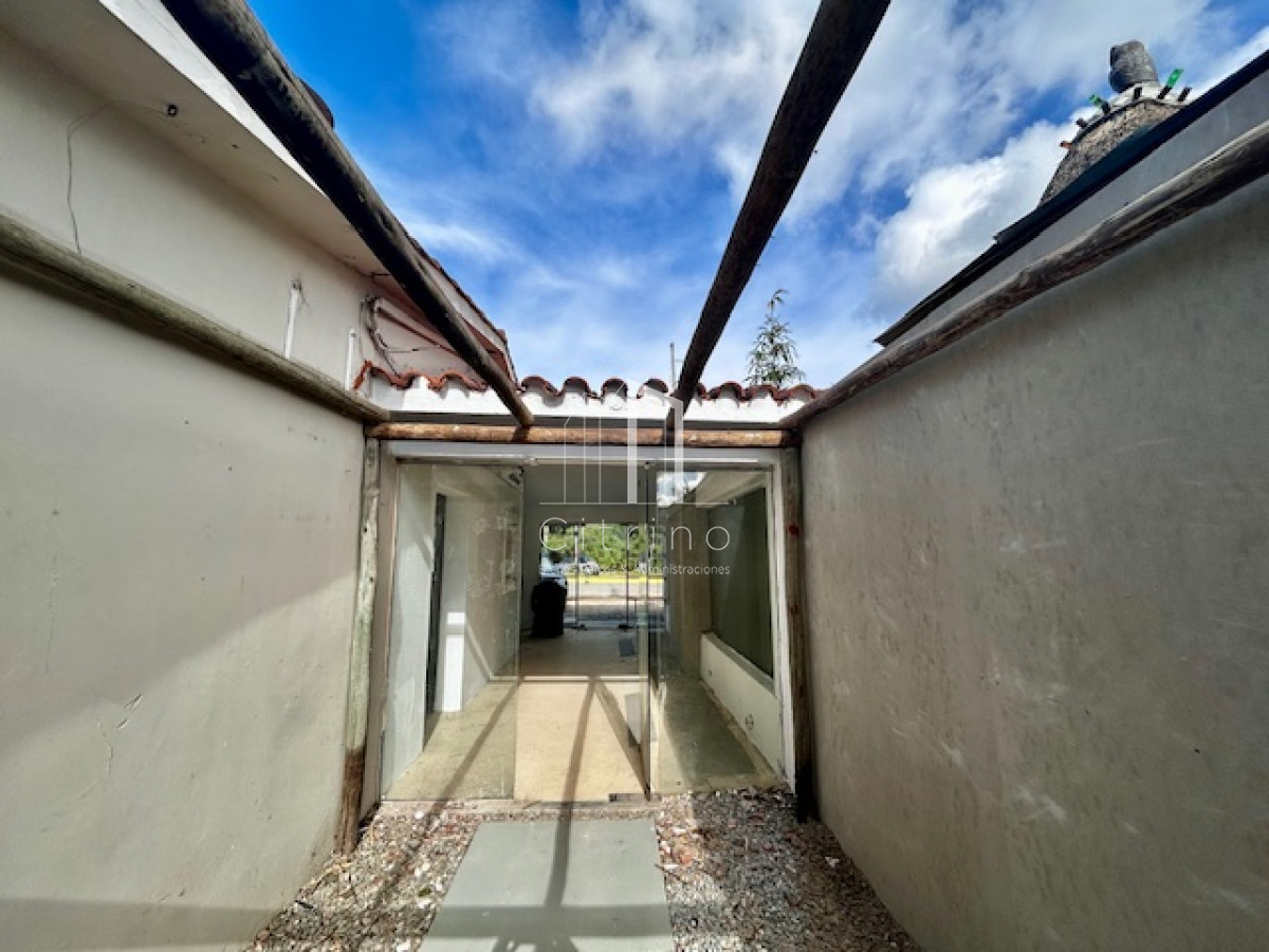 Local Comercial ID.1068 - Sobre la ruta - Excelente local en La Barra en alquiler anual