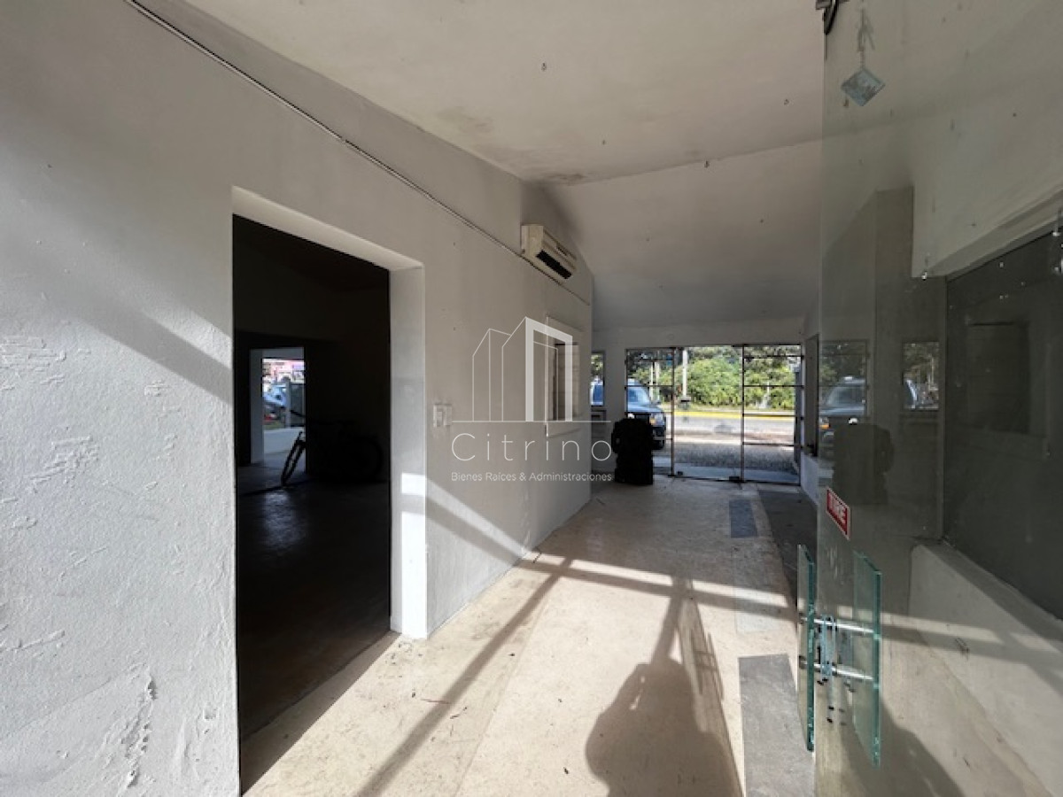 Local Comercial ID.1068 - Sobre la ruta - Excelente local en La Barra en alquiler anual