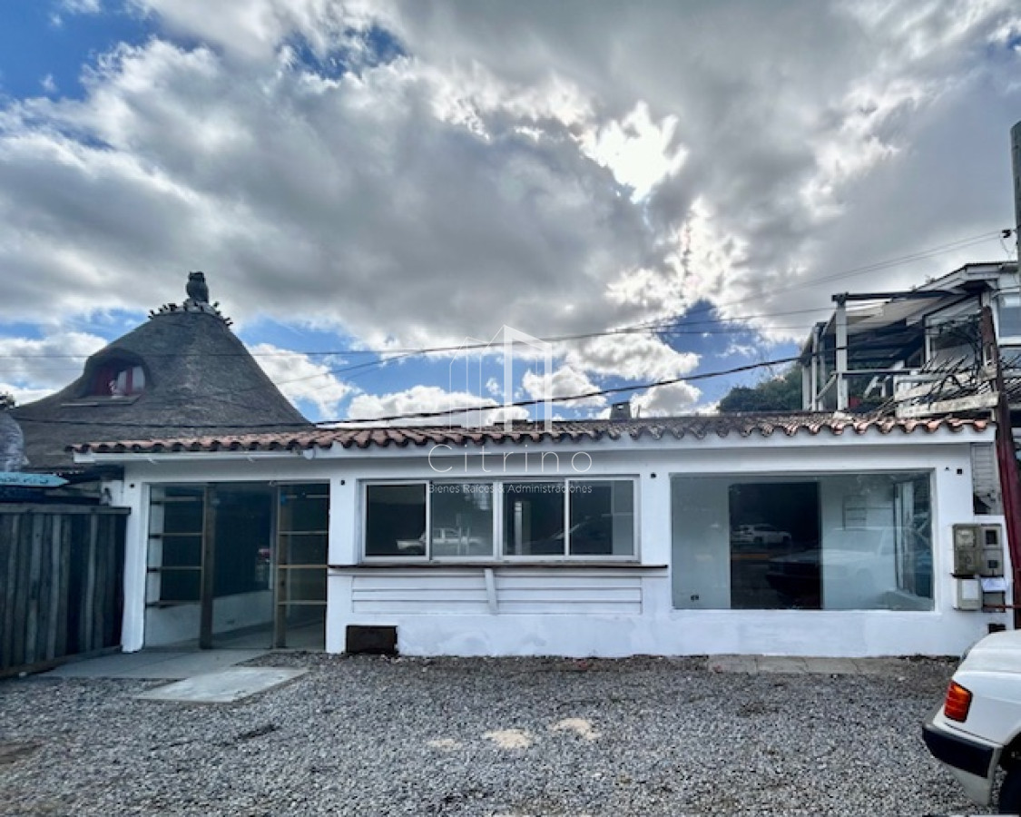 Local Comercial ID.1068 - Sobre la ruta - Excelente local en La Barra en alquiler anual