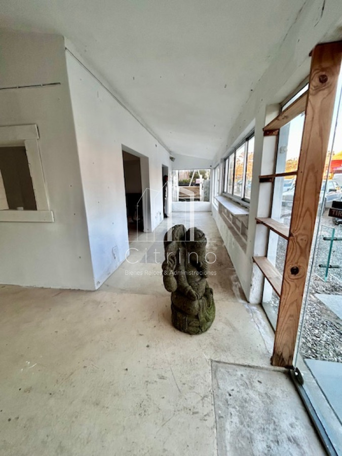 Local Comercial ID.1068 - Sobre la ruta - Excelente local en La Barra en alquiler anual