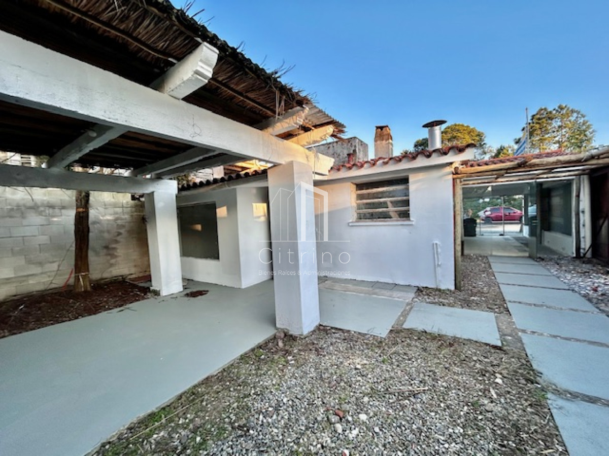 Local Comercial ID.1068 - Sobre la ruta - Excelente local en La Barra en alquiler anual