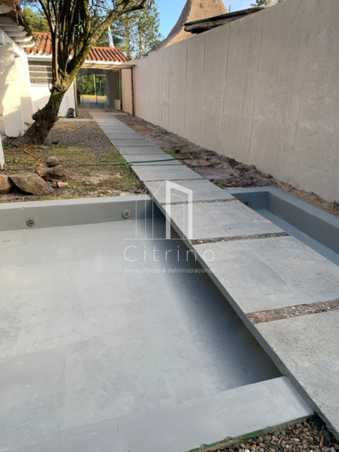 Local Comercial ID.1068 - Sobre la ruta - Excelente local en La Barra en alquiler anual