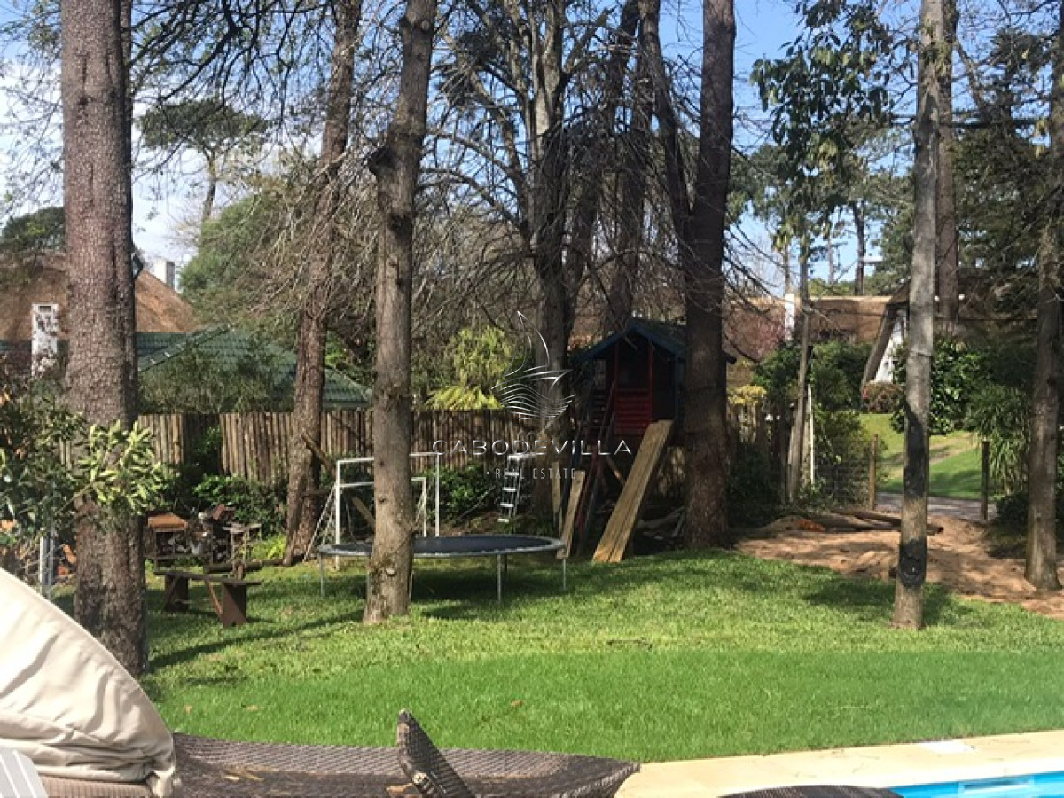 Casa ID.791 - Muy linda casa en la Mansa con piscina y barbacoa