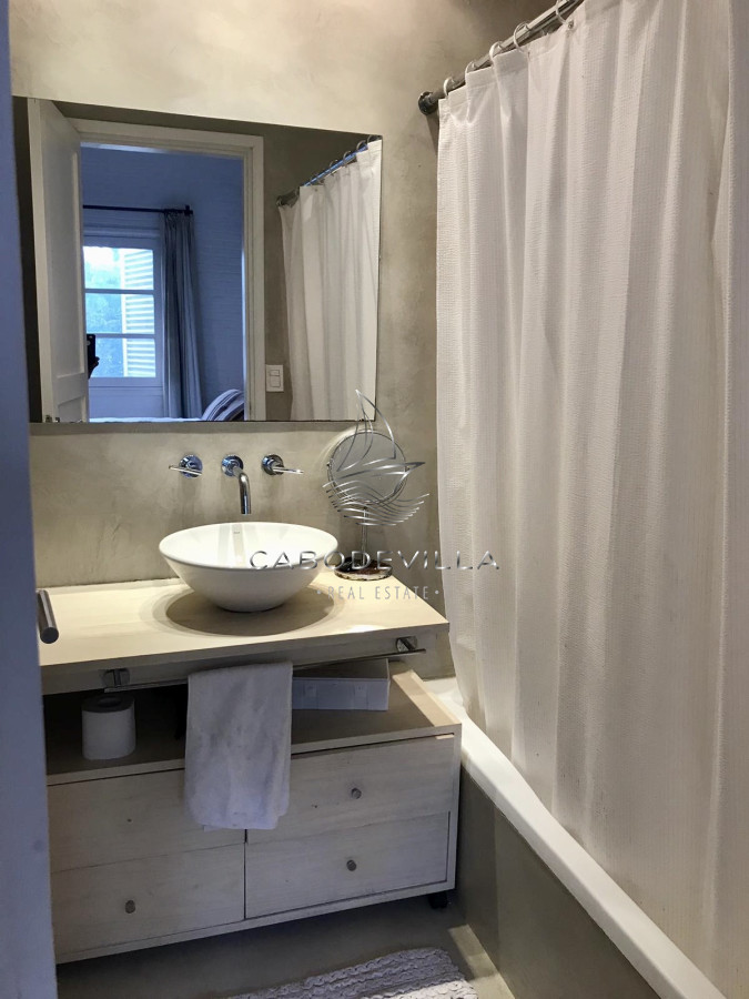 Casa ID.791 - Muy linda casa en la Mansa con piscina y barbacoa
