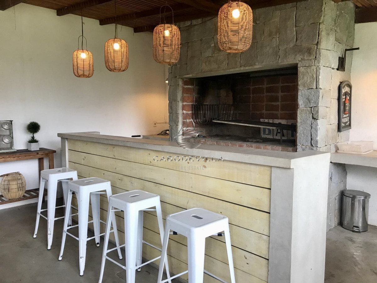Casa ID.791 - Muy linda casa en la Mansa con piscina y barbacoa