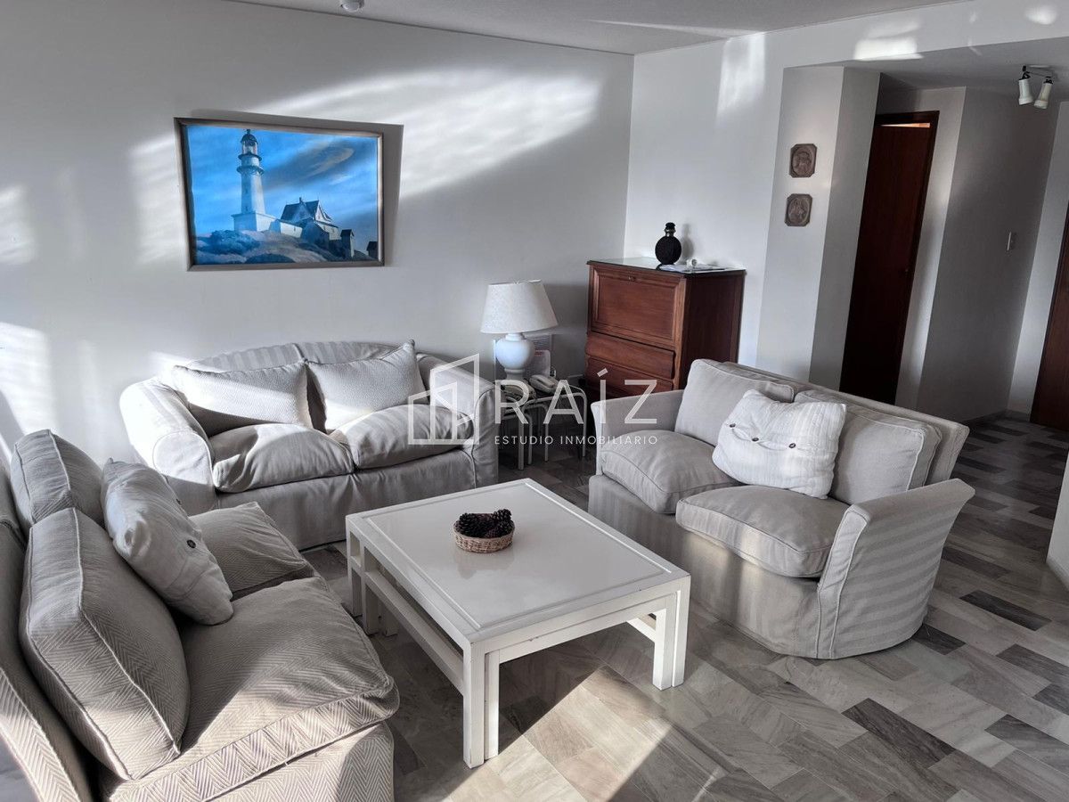 Apartamento ID.12077 - ALQUILER ANUAL 3 DORMITORIOS ROOSEVELT CENTER