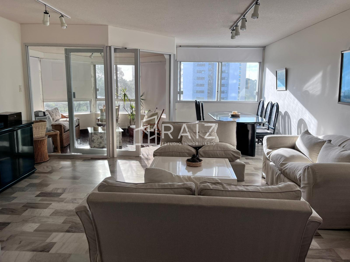 Apartamento ID.12077 - ALQUILER ANUAL 3 DORMITORIOS ROOSEVELT CENTER