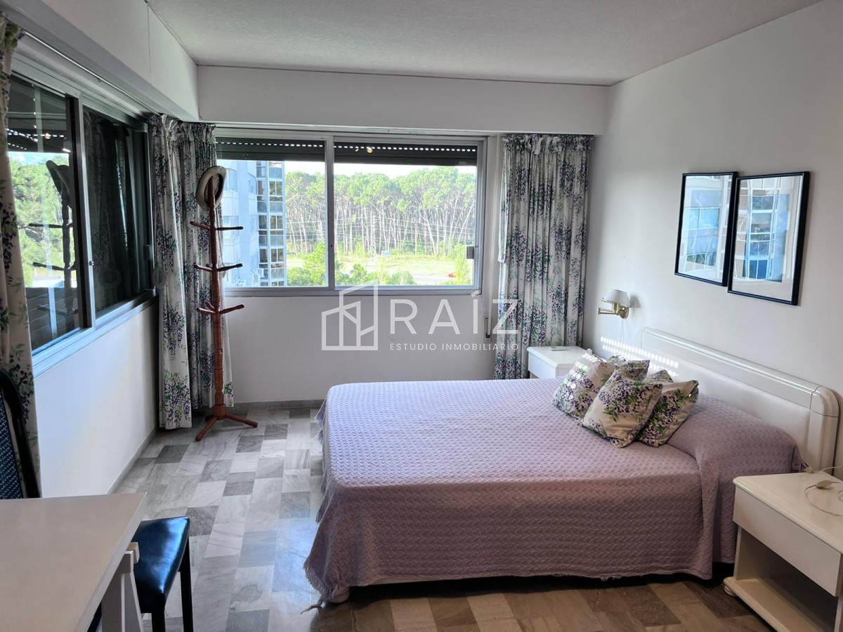 Apartamento ID.12077 - ALQUILER ANUAL 3 DORMITORIOS ROOSEVELT CENTER