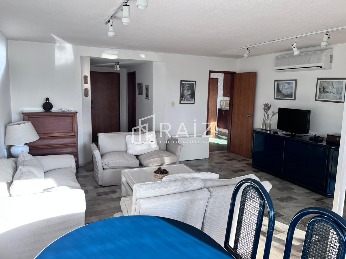 Apartamento ID.12077 - ALQUILER ANUAL 3 DORMITORIOS ROOSEVELT CENTER