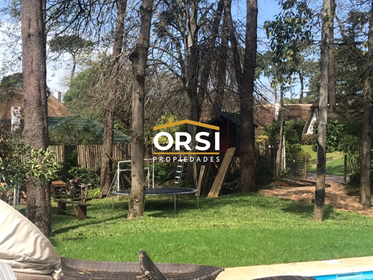 Casa ID.269 - Muy linda casa en la Mansa con piscina y barbacoa