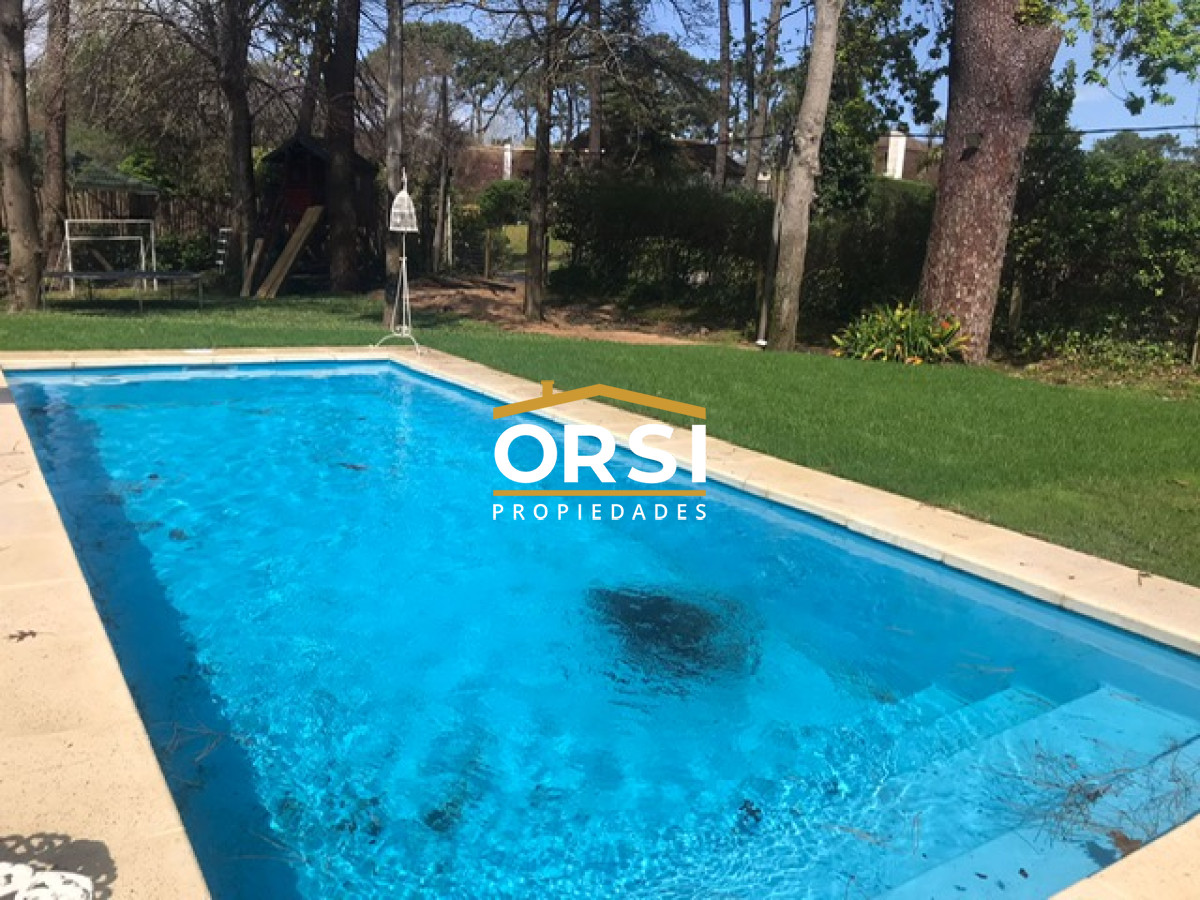 Casa ID.269 - Muy linda casa en la Mansa con piscina y barbacoa