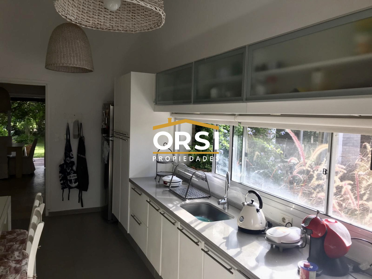 Casa ID.269 - Muy linda casa en la Mansa con piscina y barbacoa