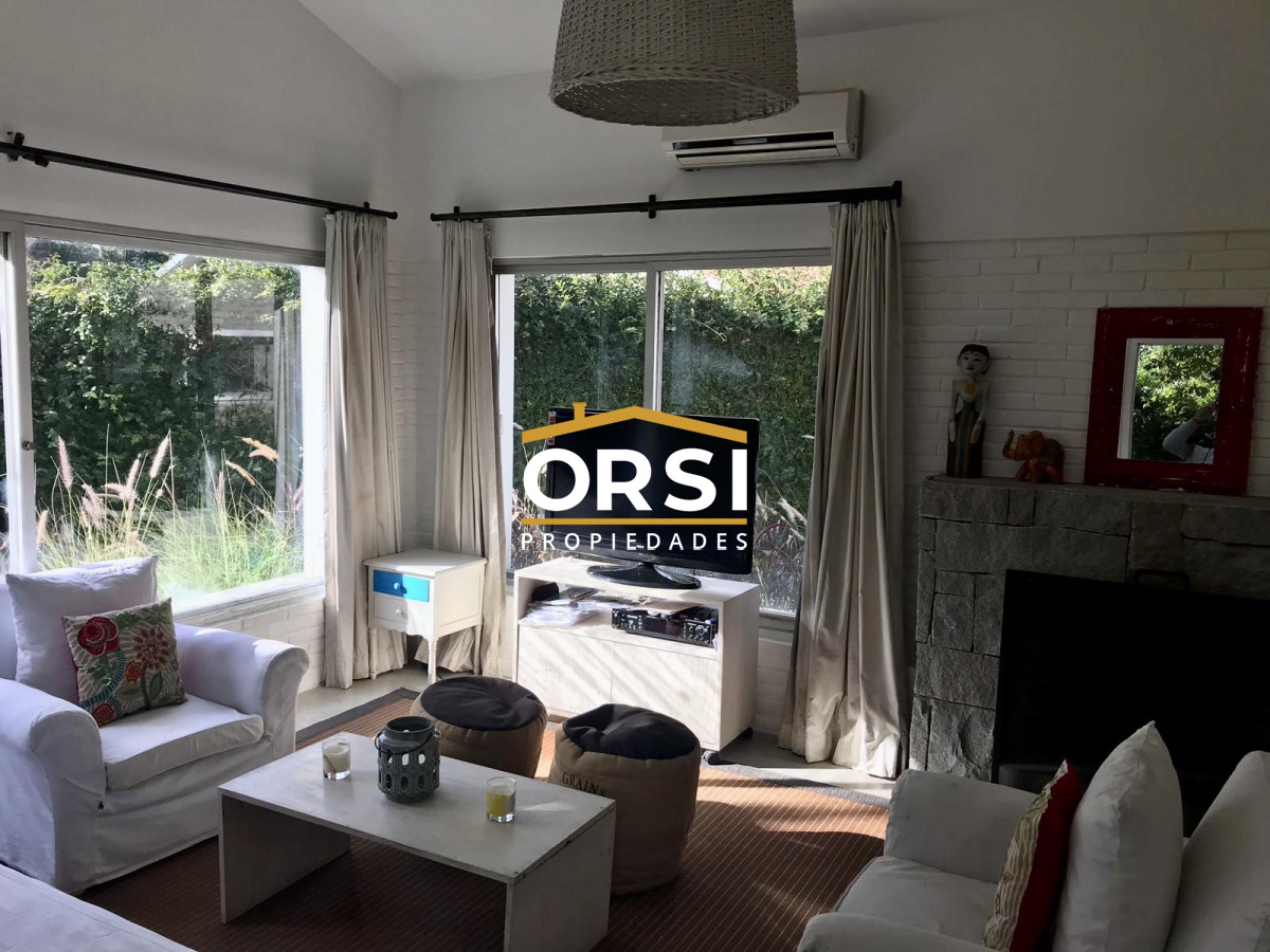 Casa ID.269 - Muy linda casa en la Mansa con piscina y barbacoa