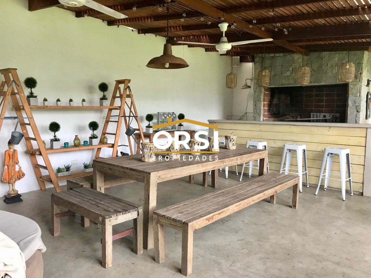 Casa ID.269 - Muy linda casa en la Mansa con piscina y barbacoa