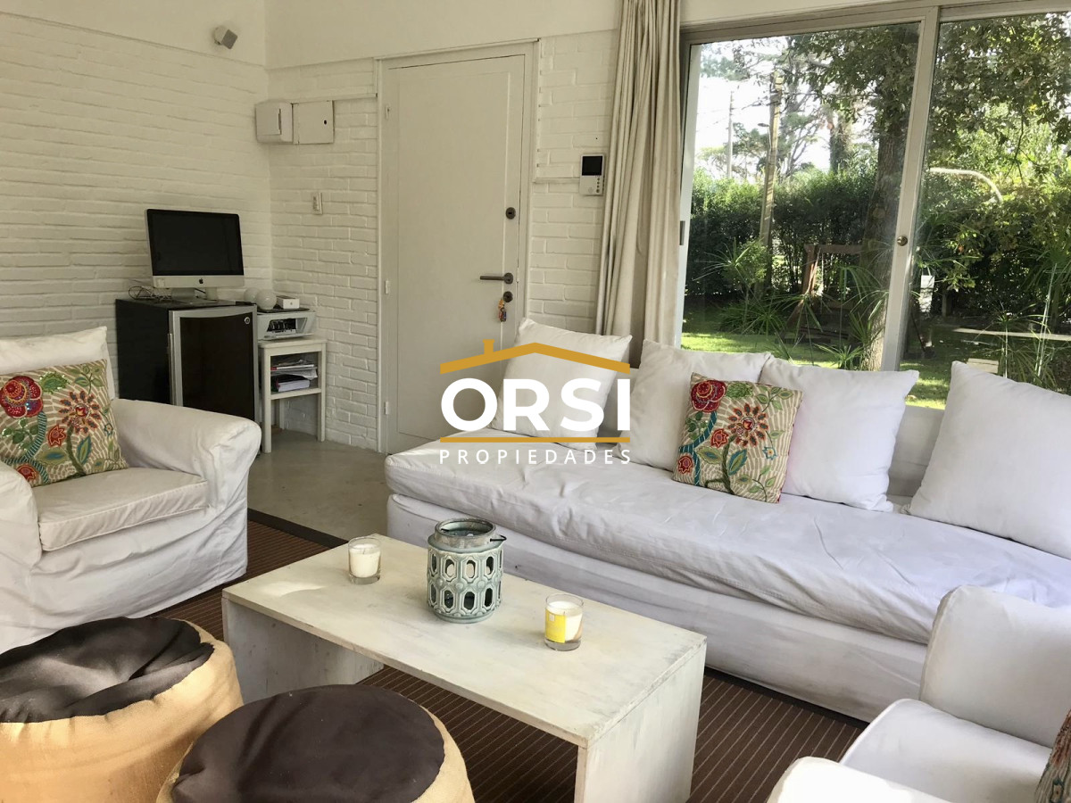 Casa ID.269 - Muy linda casa en la Mansa con piscina y barbacoa