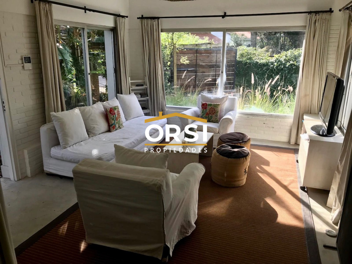 Casa ID.269 - Muy linda casa en la Mansa con piscina y barbacoa