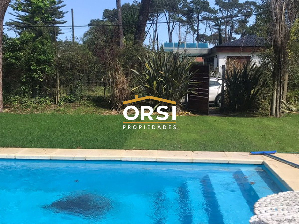 Casa ID.269 - Muy linda casa en la Mansa con piscina y barbacoa