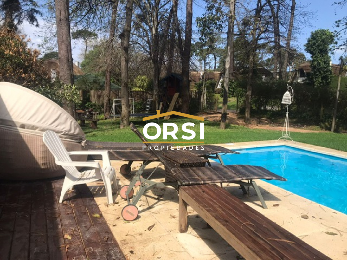 Casa ID.269 - Muy linda casa en la Mansa con piscina y barbacoa