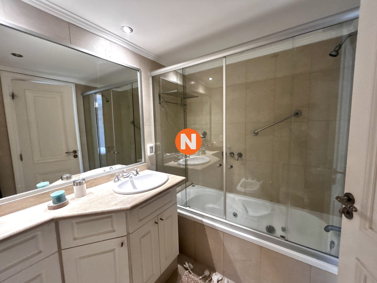 Apartamento Ref.225247 - Oportunidad !! con amplia terraza con parrillero y vista al mar 