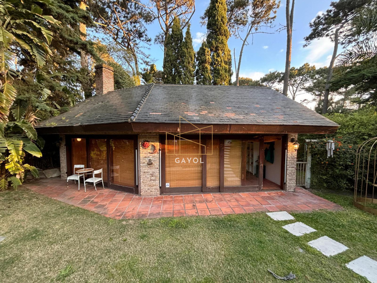Casa ID.1504 - Casa de 6 dormitorios en San Rafael en alquiler
