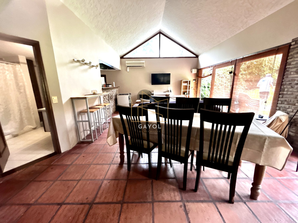 Casa ID.1504 - Casa de 6 dormitorios en San Rafael en alquiler