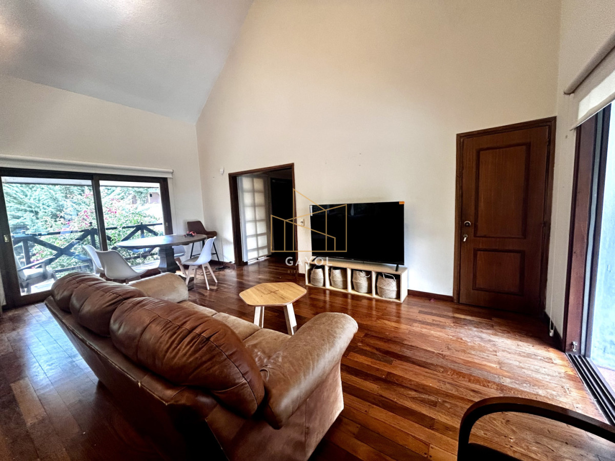 Casa ID.1504 - Casa de 6 dormitorios en San Rafael en alquiler