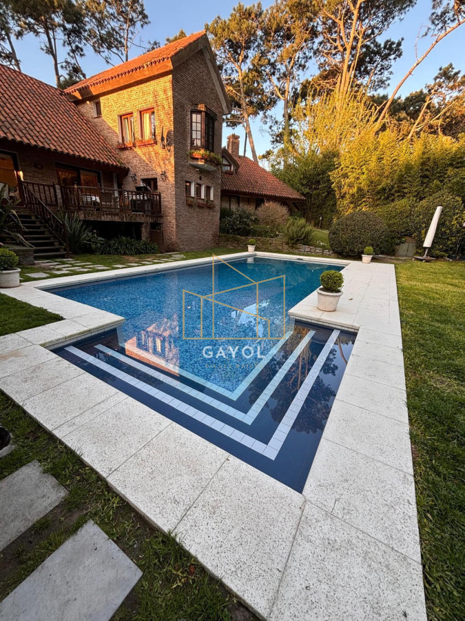 Casa ID.1504 - Casa de 6 dormitorios en San Rafael en alquiler