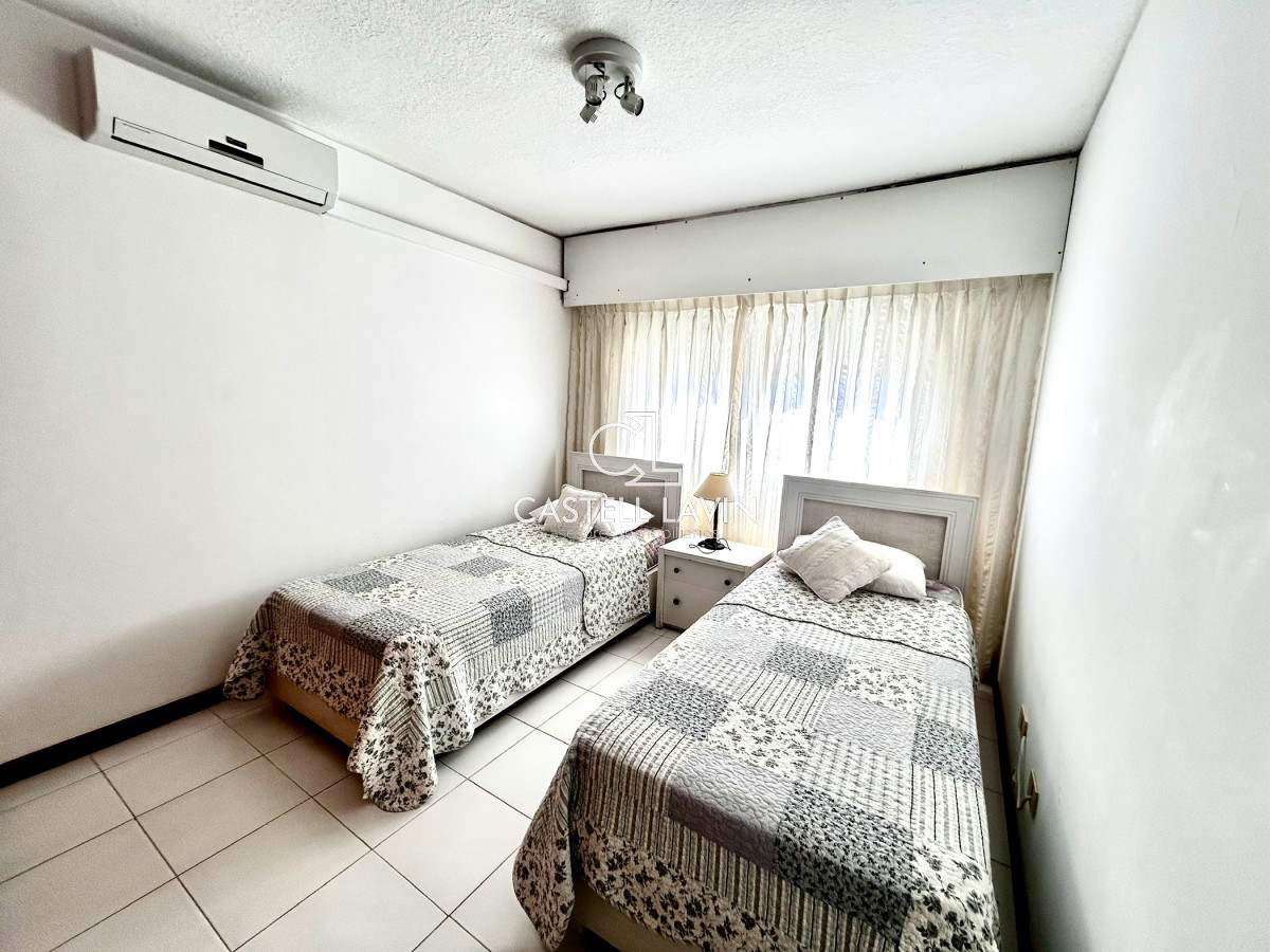 Apartamento ID.326 - Venta Apartamento frente al mar 3 Dormitorios Playa Brava Punta del Este