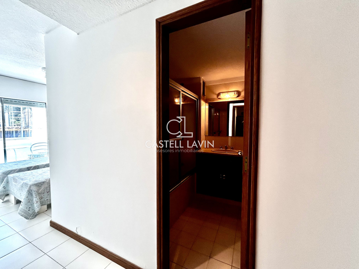 Apartamento ID.326 - Venta Apartamento frente al mar 3 Dormitorios Playa Brava Punta del Este