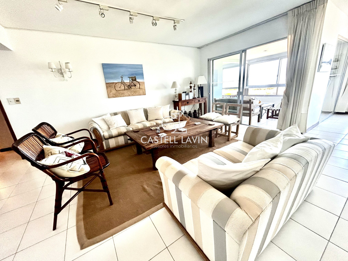 Apartamento ID.326 - Venta Apartamento frente al mar 3 Dormitorios Playa Brava Punta del Este