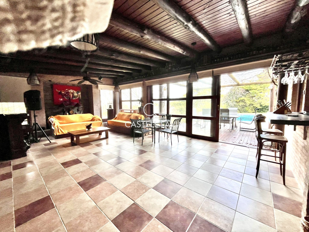 Casa ID.716 - Venta Casa Importante 4 Dormitorios Lomo de la Ballena Punta Ballena 