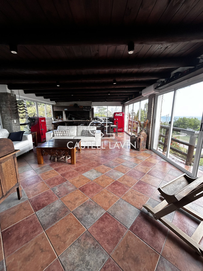 Casa ID.716 - Venta Casa Importante 4 Dormitorios Lomo de la Ballena Punta Ballena 