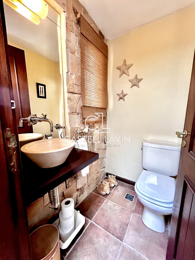 Casa ID.716 - Venta Casa Importante 4 Dormitorios Lomo de la Ballena Punta Ballena 