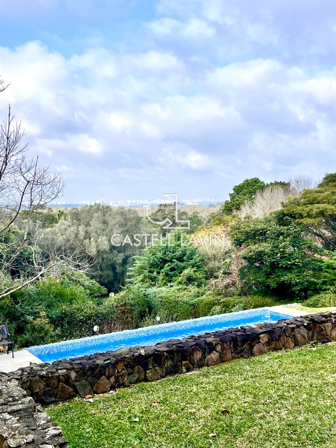 Casa ID.716 - Venta Casa Importante 4 Dormitorios Lomo de la Ballena Punta Ballena 