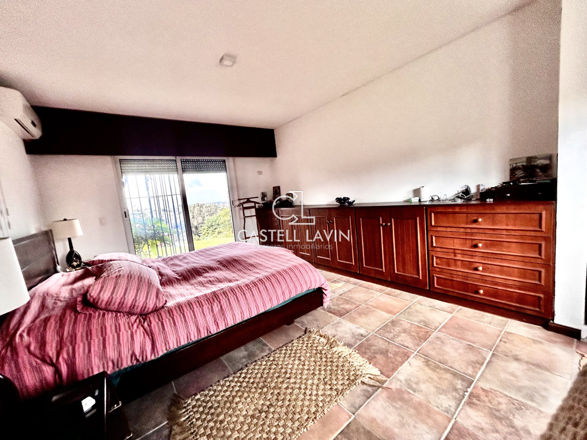 Casa ID.716 - Venta Casa Importante 4 Dormitorios Lomo de la Ballena Punta Ballena 