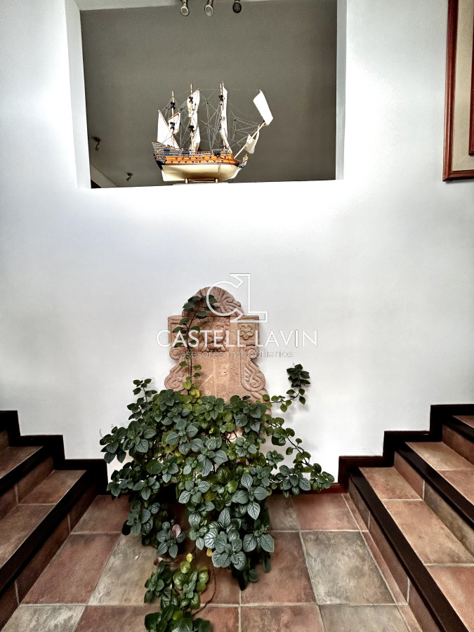 Casa ID.716 - Venta Casa Importante 4 Dormitorios Lomo de la Ballena Punta Ballena 