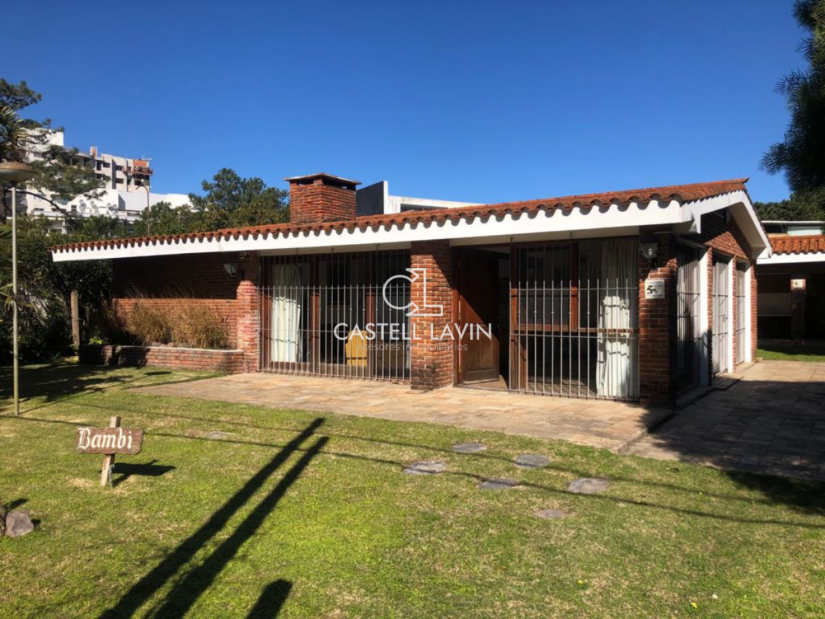 Casa ID.497 - Alquiler Anual Casa 3 Dormitorios Aidy Grill Punta del Este