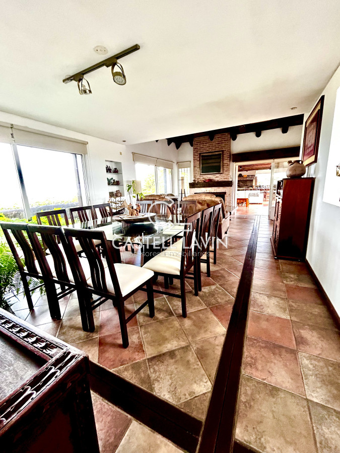 Casa ID.716 - Venta Casa Importante 4 Dormitorios Lomo de la Ballena Punta Ballena 