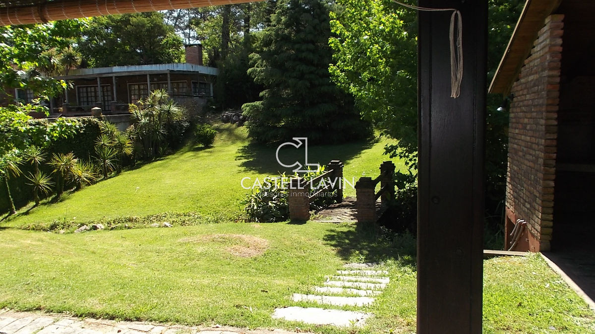 Casa ID.1203 - Venta Casa 2 Dormitorios muy bien ubicada en Pinares Punta del Este
