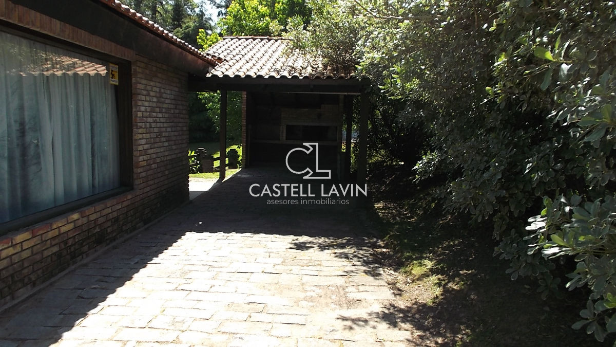 Casa ID.1203 - Venta Casa 2 Dormitorios muy bien ubicada en Pinares Punta del Este