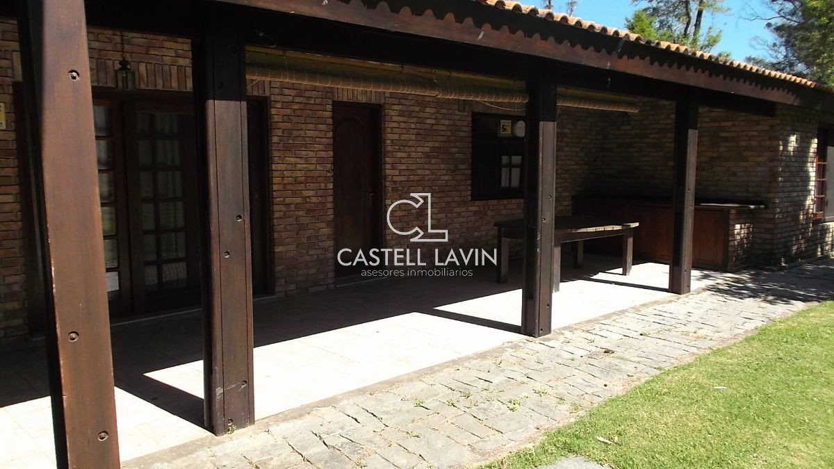 Casa ID.1203 - Venta Casa 2 Dormitorios muy bien ubicada en Pinares Punta del Este