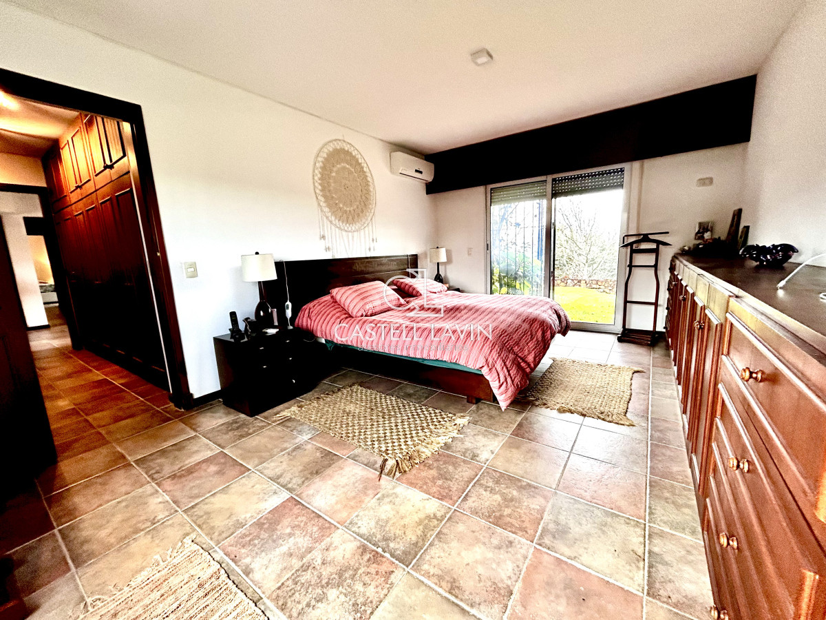 Casa ID.716 - Venta Casa Importante 4 Dormitorios Lomo de la Ballena Punta Ballena 