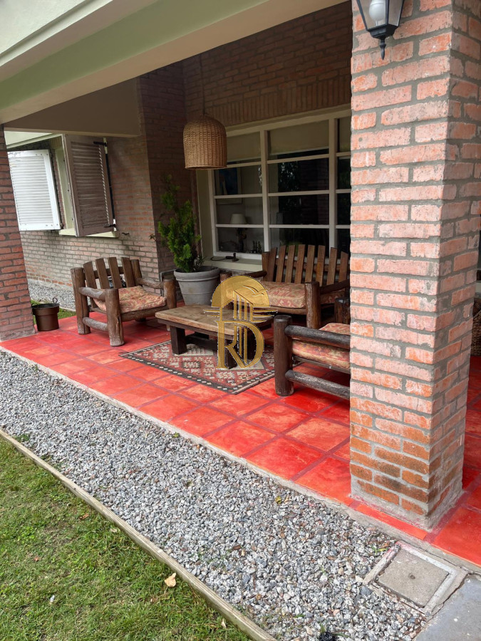 Muy linda casa en la Mansa con piscina -id-327-1