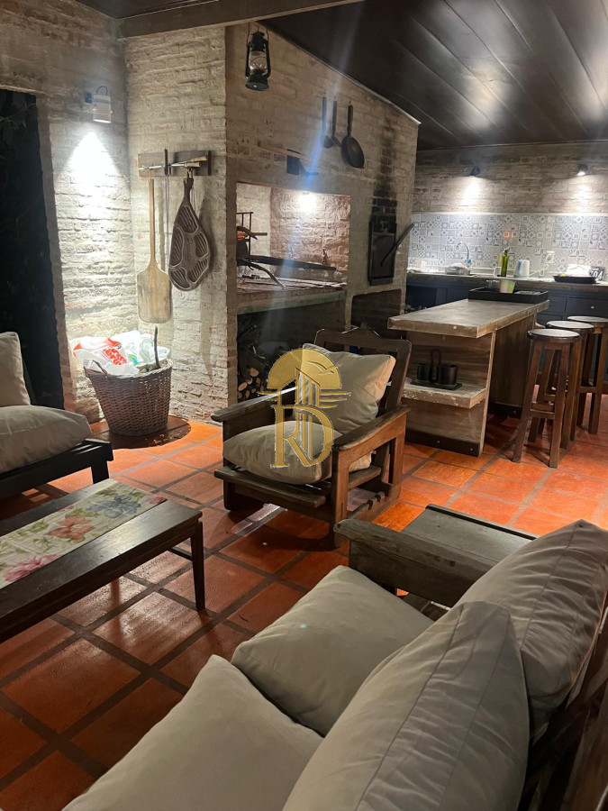 Muy linda casa en la Mansa con piscina -id-327-4