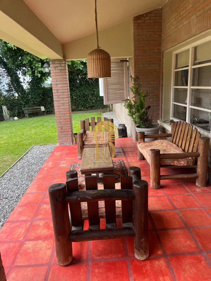 Muy linda casa en la Mansa con piscina -id-327