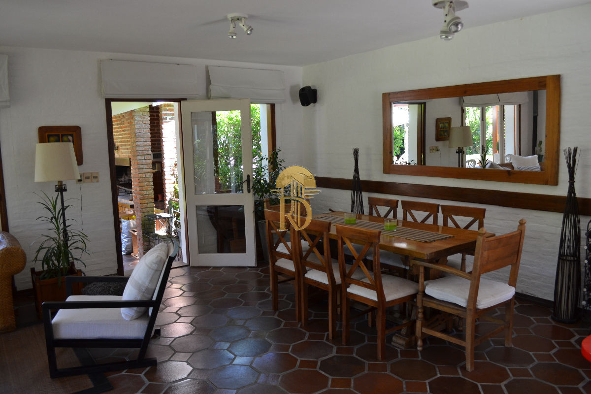 Espectacular casa en la Mansa a metros del mar -id-328-16