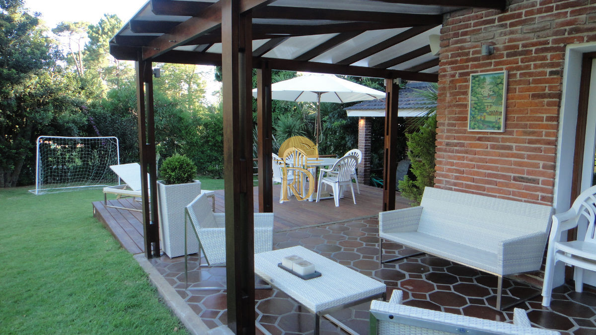 Espectacular casa en la Mansa a metros del mar -id-328-18