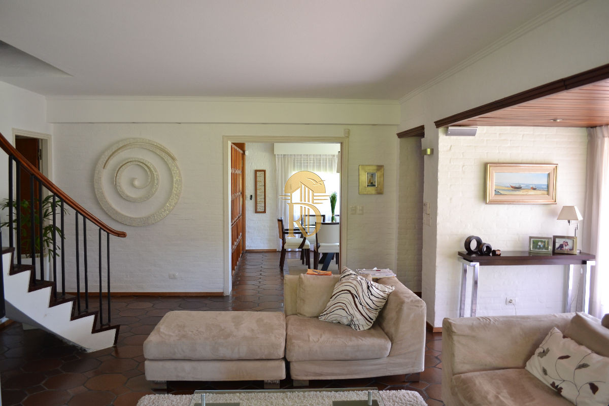 Espectacular casa en la Mansa a metros del mar -id-328-4